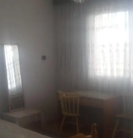 Snezhanka Konukevi Paşmaklı